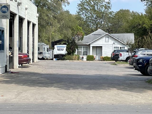 1900 Fortview RD, Austin, TX 78704