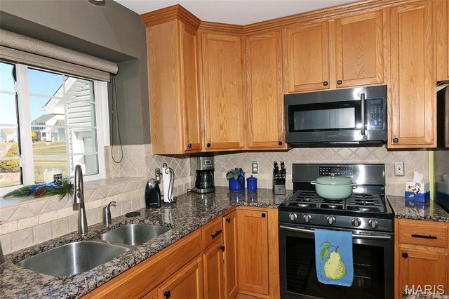 1365 Presidents Landing Drive, O'fallon, MO 63366