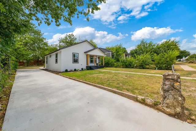5629 Curzon Avenue, Fort Worth, TX 76107