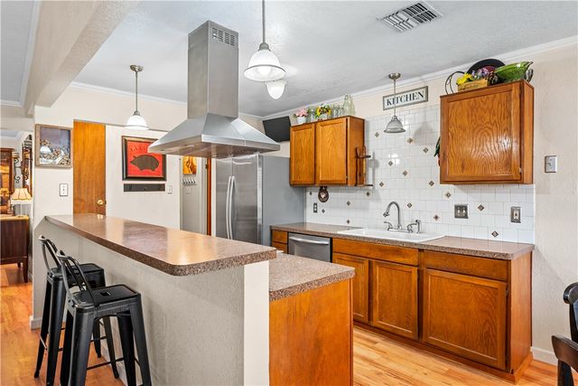 4220 Wandering Creek Dr, Corpus Christi, TX 78410