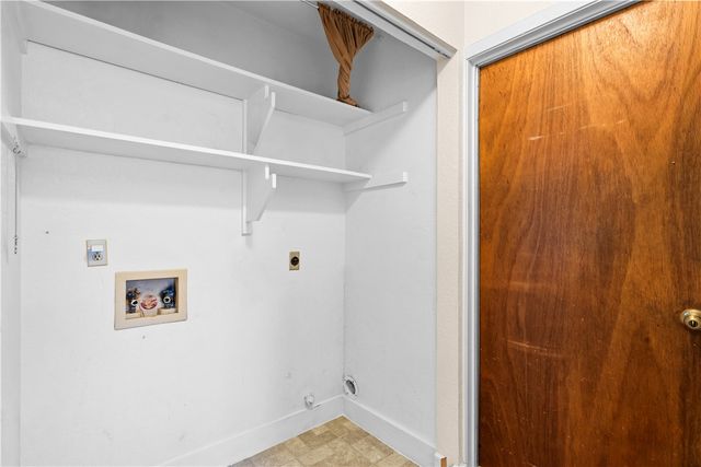 4220 Wandering Creek Dr, Corpus Christi, TX 78410