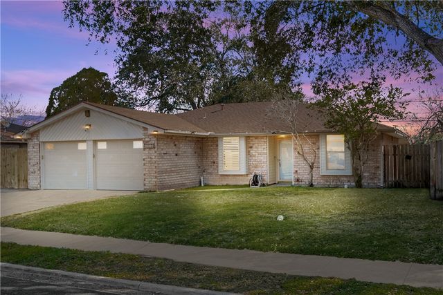 4220 Wandering Creek Dr, Corpus Christi, TX 78410