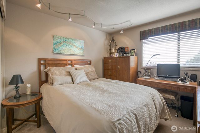 300 Beacon Hill Drive, Hoquiam, WA 98550