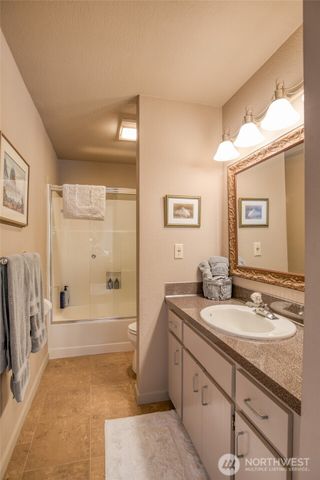 300 Beacon Hill Drive, Hoquiam, WA 98550