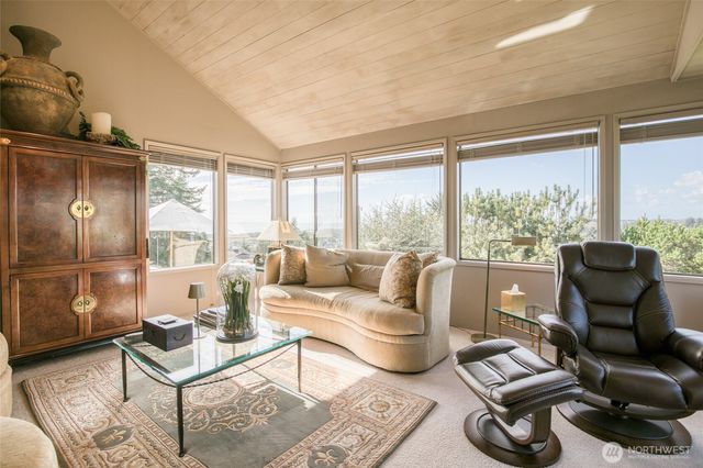 300 Beacon Hill Drive, Hoquiam, WA 98550