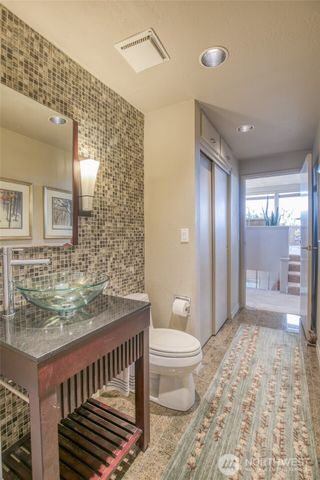 300 Beacon Hill Drive, Hoquiam, WA 98550