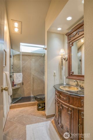 300 Beacon Hill Drive, Hoquiam, WA 98550