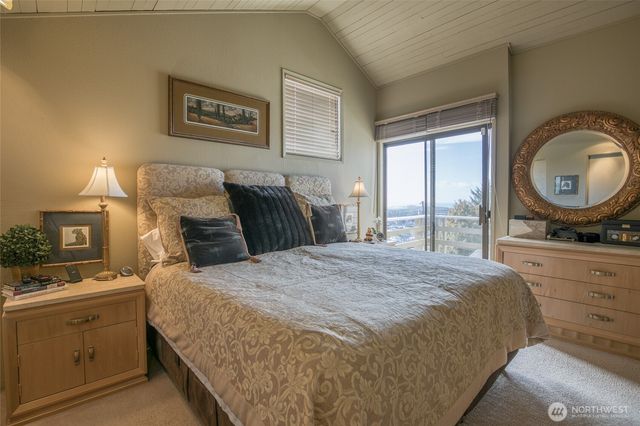 300 Beacon Hill Drive, Hoquiam, WA 98550