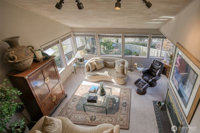 300 Beacon Hill Drive, Hoquiam, WA 98550