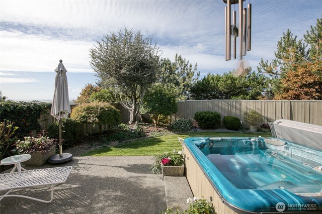 300 Beacon Hill Drive, Hoquiam, WA 98550