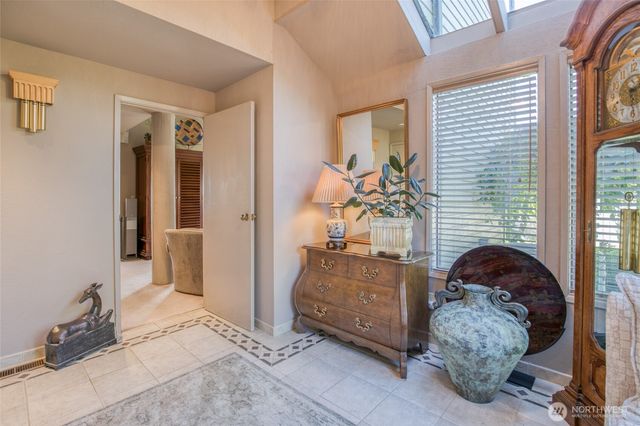 300 Beacon Hill Drive, Hoquiam, WA 98550