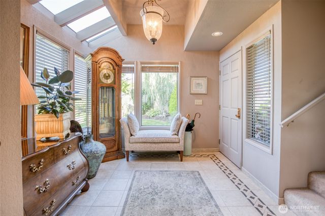 300 Beacon Hill Drive, Hoquiam, WA 98550