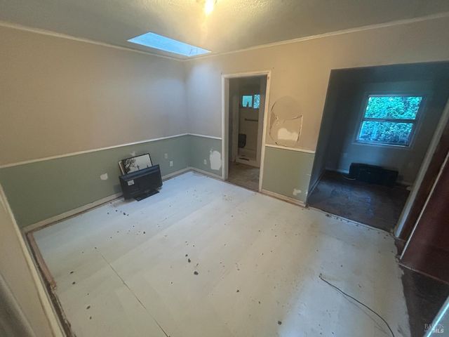 370 Jefferson Ln, Ukiah, CA 95482