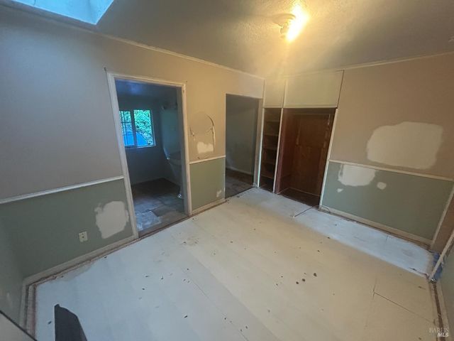 370 Jefferson Ln, Ukiah, CA 95482