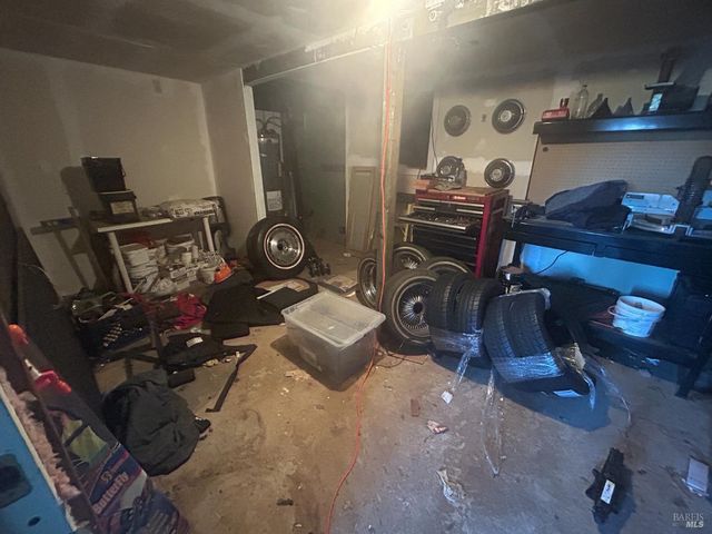 370 Jefferson Ln, Ukiah, CA 95482