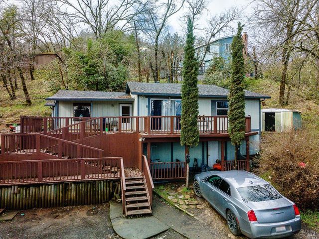 370 Jefferson Ln, Ukiah, CA 95482