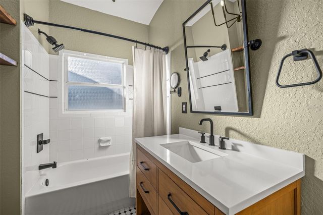 806 E GENESEE STREET, Tampa, FL 33603