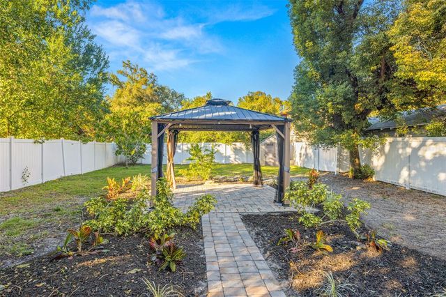 806 E GENESEE STREET, Tampa, FL 33603