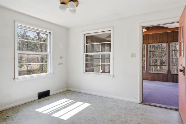 7 Zan Drive, Goffstown, NH 03045