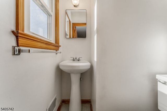 63 Louise Dr, Manville Boro, NJ 08835