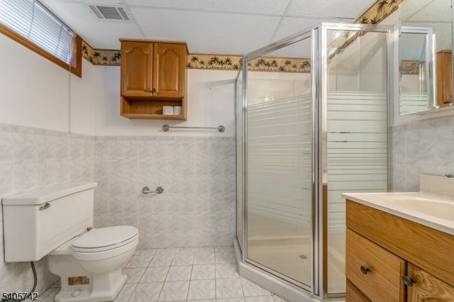 63 Louise Dr, Manville Boro, NJ 08835