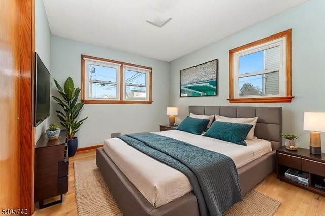 63 Louise Dr, Manville Boro, NJ 08835