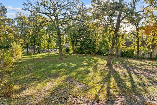 8619 S 85th Court, Hickory Hills, IL 60457