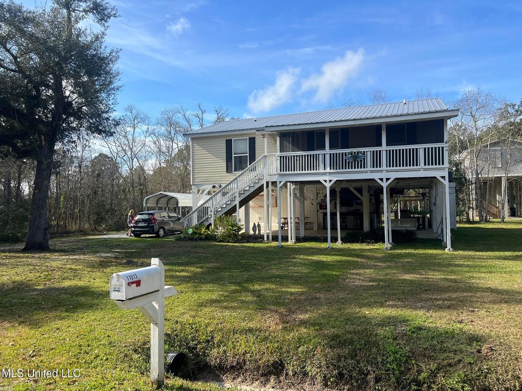 11013 Gull Street, Bay Saint Louis, MS 39520