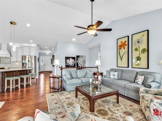 921 Meramec Grove Drive, Ballwin, MO 63021