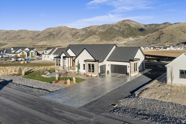 669 S 150 E, Mantua, UT 84324