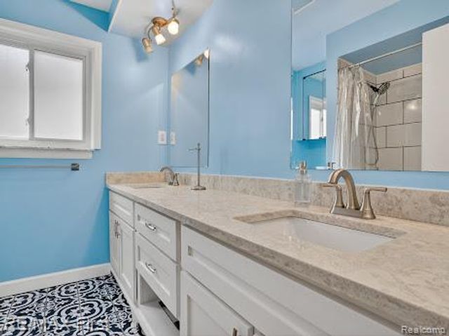 42446 Sycamore Drive, Sterling Heights, MI 48313