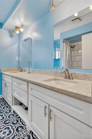 42446 Sycamore Drive, Sterling Heights, MI 48313