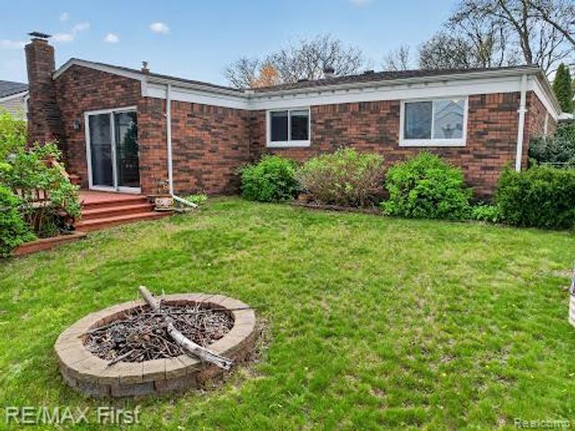 42446 Sycamore Drive, Sterling Heights, MI 48313