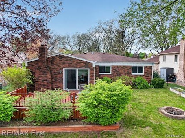 42446 Sycamore Drive, Sterling Heights, MI 48313