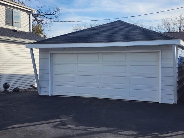 7715 W Wind Lake ROAD, Wind Lake, WI 53185