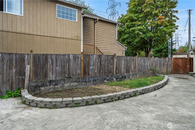 18504 8th Avenue NE, Shoreline, WA 98155