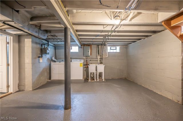 47 S Beverly Avenue, Austintown, OH 44515