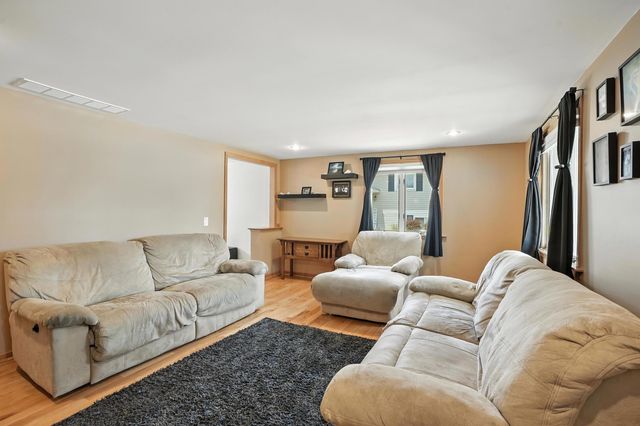 9414 Saric Drive, Highland, IN 46322