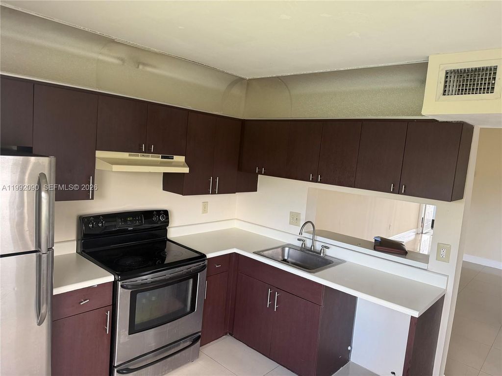 1211 S Independence Dr 1211-D, Homestead, FL 33034