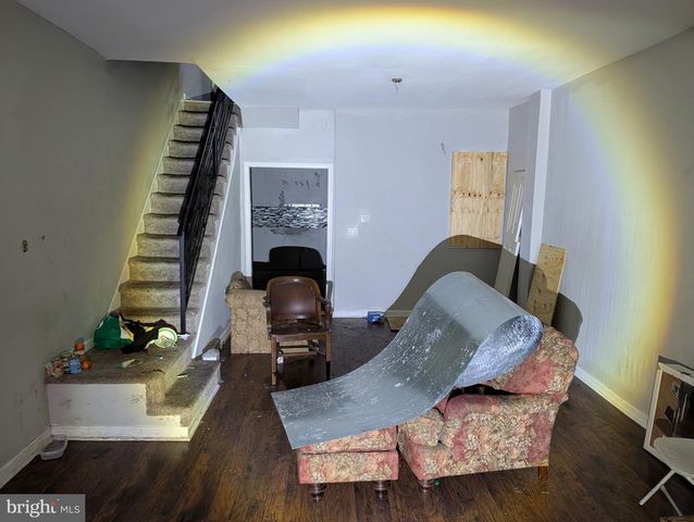 1725 N LECOUNT ST, Philadelphia, PA 19121
