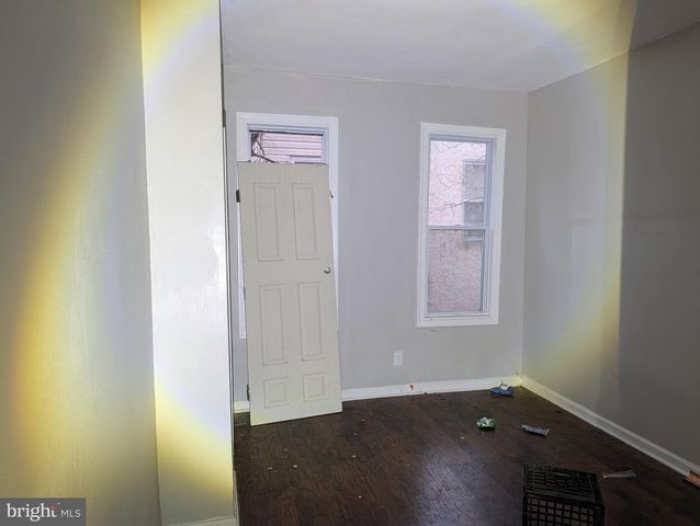 1725 N LECOUNT ST, Philadelphia, PA 19121