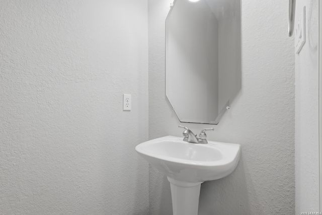 2806 Roan Creek, San Antonio, TX 78259