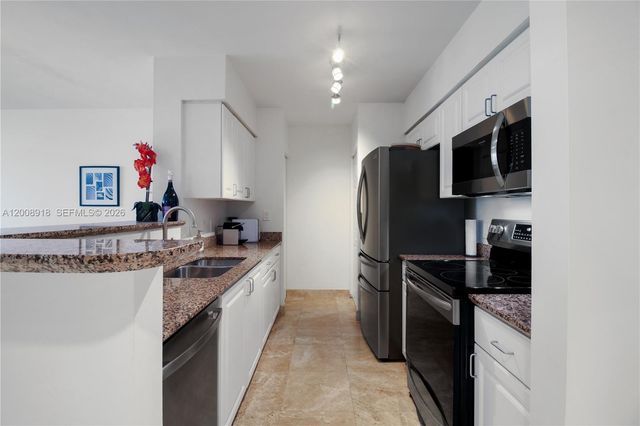 1155 S Brickell Bay Dr 805, Miami, FL 33131