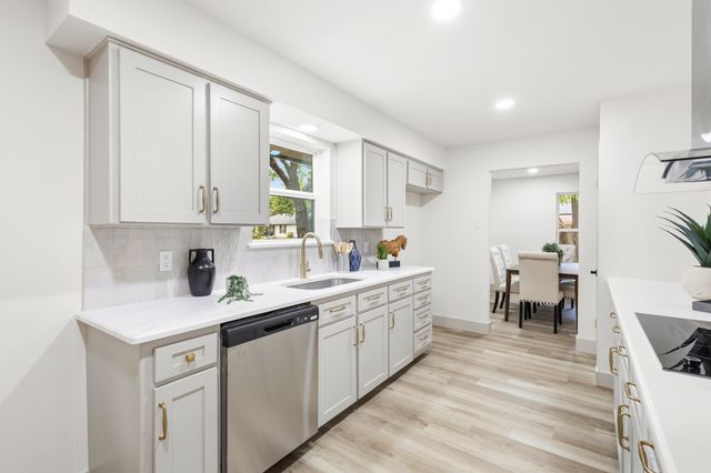 442 Hanover Lane, Irving, TX 75062