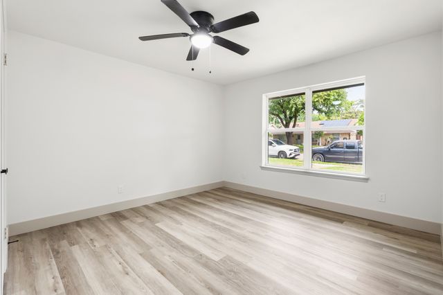 442 Hanover Lane, Irving, TX 75062