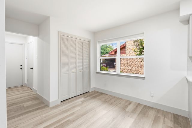 442 Hanover Lane, Irving, TX 75062