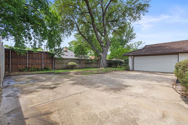442 Hanover Lane, Irving, TX 75062