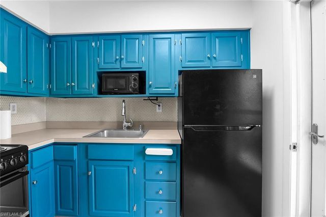 235 Seaview CT # C4, Marco Island, FL 34145