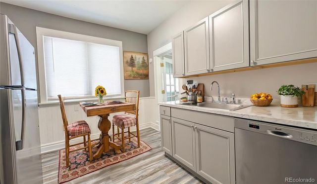 1016 W Cucharras Street, Colorado Springs, CO 80904
