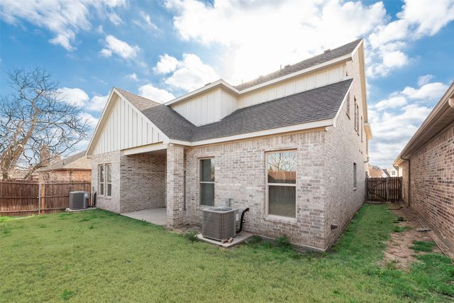1708 Prestwick Lane, Ennis, TX 75119
